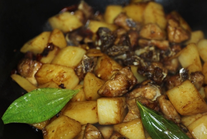 Công thức sườn kho củ cải ấm bụng đông về 3 suon kho cu cai 4 17027258813261788704455