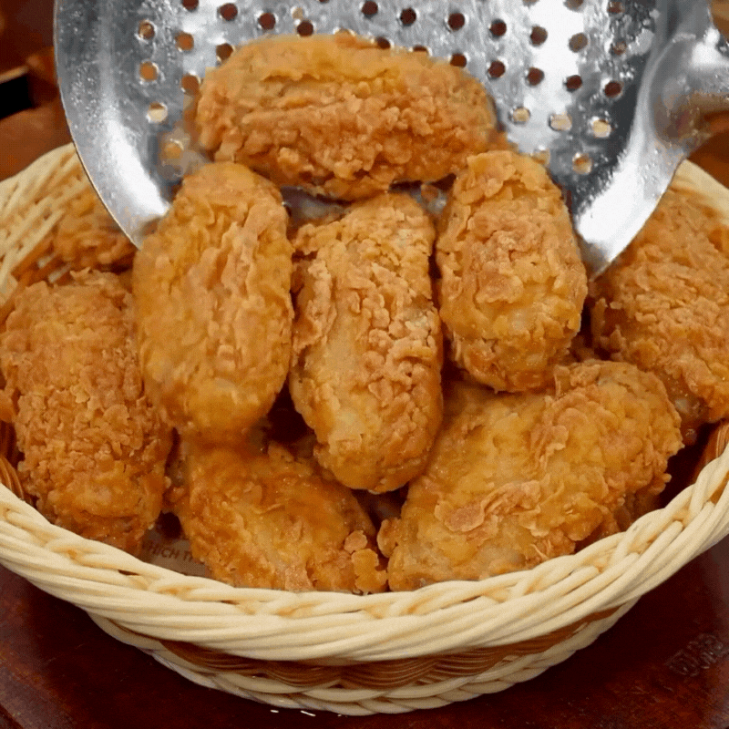 Vẫn là cánh gà chiên giòn, nhưng đây mới là cách các đầu bếp nổi tiếng thực hiện 7 cach lam canh ga chien gion 8 17129378446961023164584