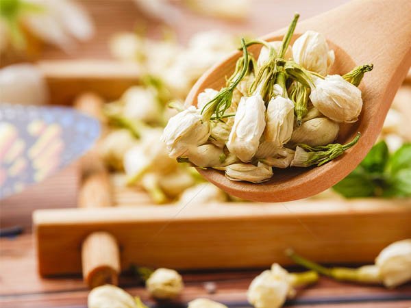 tut tat lai voc dang sau tet voi tra