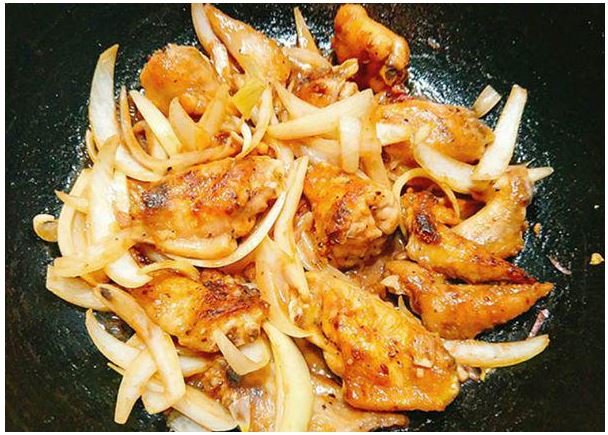 Thịt lợn đắt, cùng đổi món bằng cánh gà chiên mắm giòn, ngon, cả nhà đều thích 8 11 3