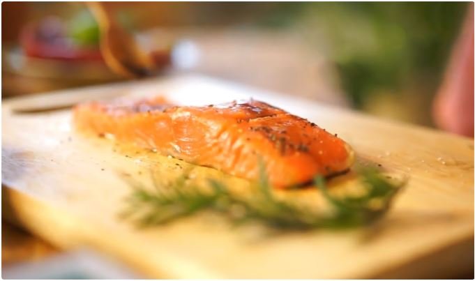 Các cách làm cá hồi áp chảo sốt bơ chanh và sốt cam thơm ngon, đậm đà 4 3 6