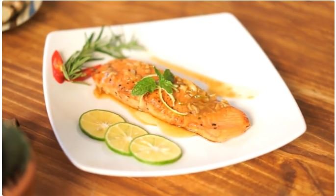 Các cách làm cá hồi áp chảo sốt bơ chanh và sốt cam thơm ngon, đậm đà 8 8 7