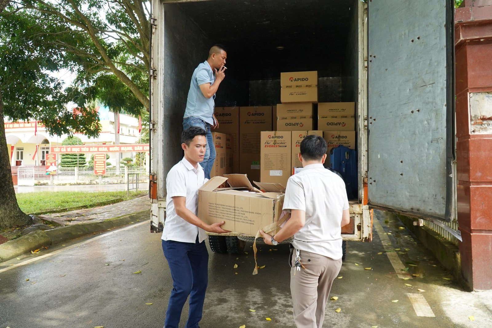 Oddo tiếp nối hành trình thiện nguyện, trao yêu thương đến bà con vùng cao tỉnh Điện Biên 3 z3581543775674 860387a06b18a55bb6d1c328871b7555 scaled