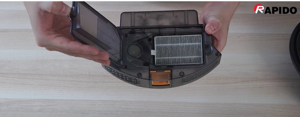 Tháo nắp mặt trên lấy tấm lọc