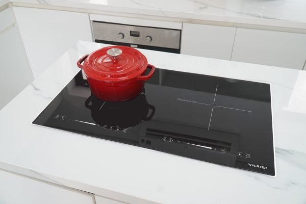 5 mẹo sử dụng bếp từ tiết kiệm điện mùa hè 2 Bếp từ đôi bô viền RI4000RD