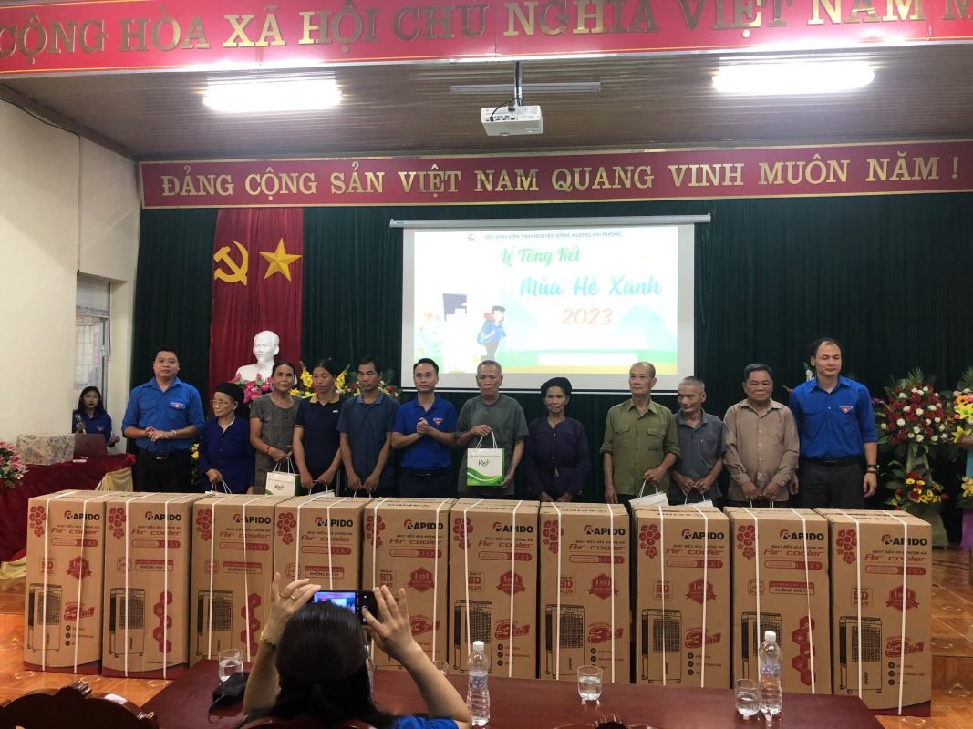 Oddo trao tặng quà cho các gia đình chính sách nhân ngày Thương binh Liệt sỹ 1 z4538272157018 de9ab62e3a5809bf93cfcfedcecc9806