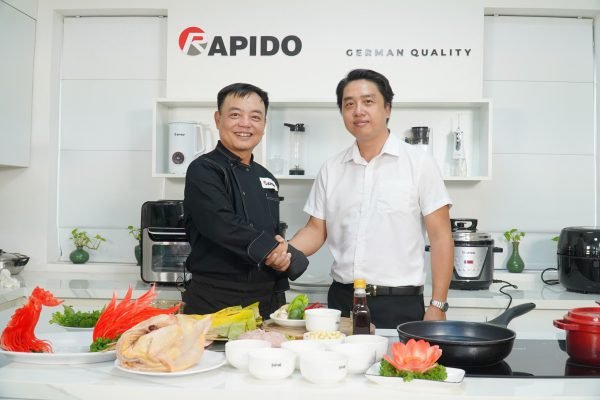 Chuyên gia ẩm thực Dương Văn Hùng chia sẻ bí kíp gây thương nhớ bằng món ngon tại Bếp Việt Oddo 3 Bếp Việt