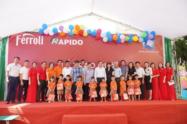 Oddo tài trợ quà tặng từ thiện cho các điểm trường khó khăn