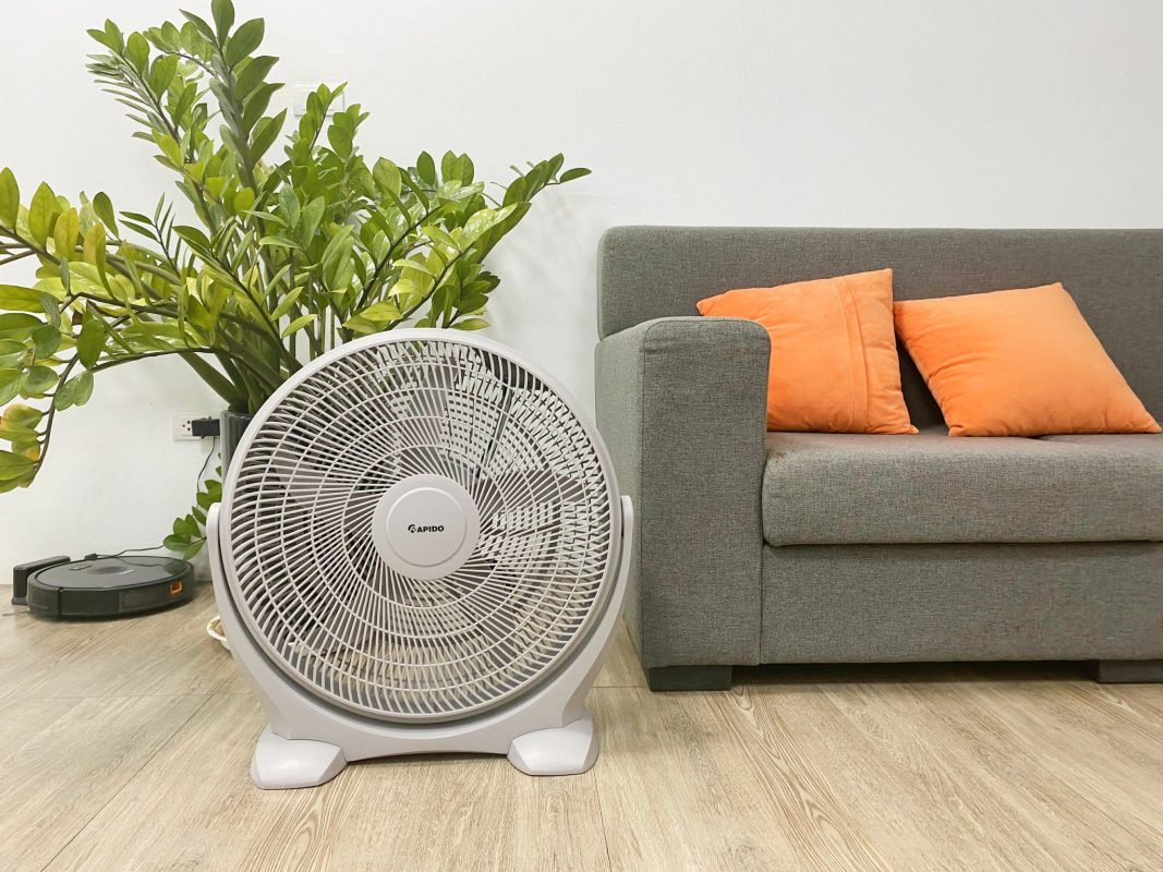 5 lý do nên chọn quạt sàn công suất lớn vào mùa hè 1 quạt sàn