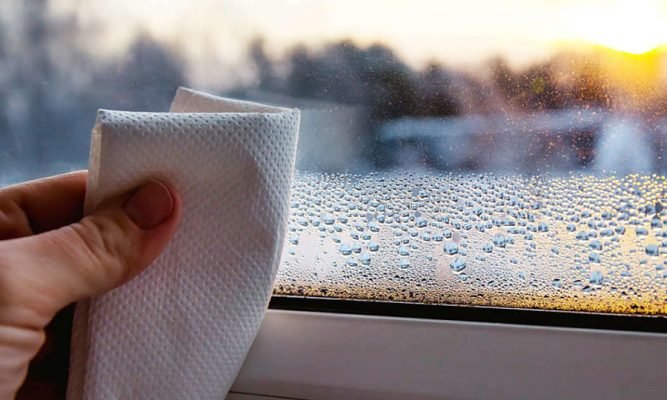 8 Mẹo chống nồm ẩm trong nhà hiệu quả nhanh 2 Hạn chế nồm ẩm bằng cách đóng kín cửa