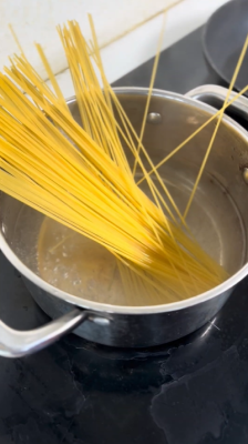 Mỳ gà cay Rose Tok phiên bản ăn là nghiện 5 Mỳ gà cay Rose Tok