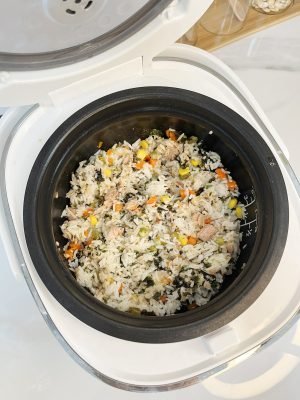 cơm nắm cá ngừ